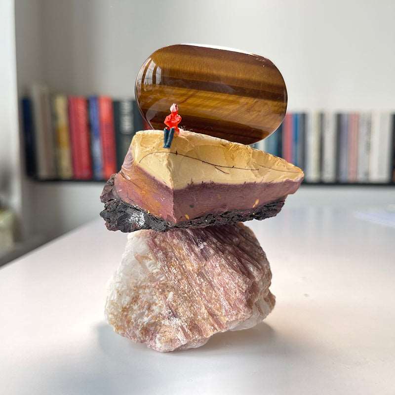 Kartallar yüksek uçar