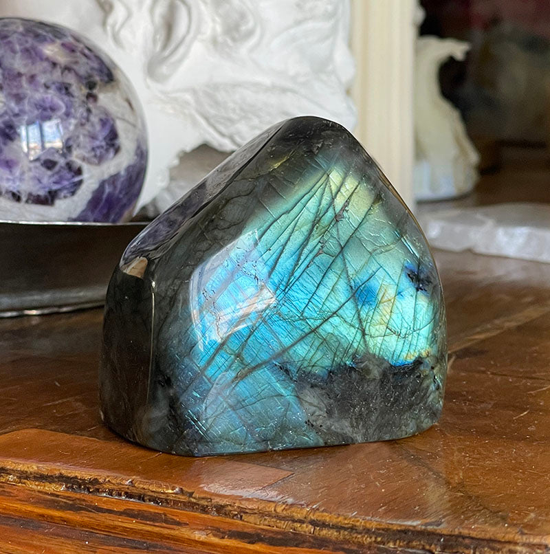 Göz Alıcı Labradorit