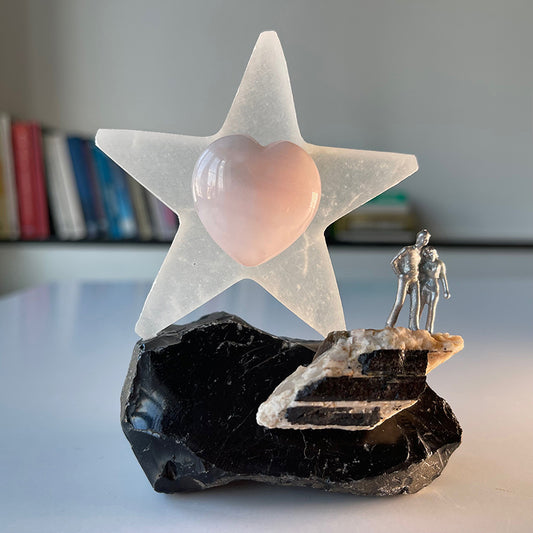 Bir Yıldız Gibi Parlasın Aşkımız